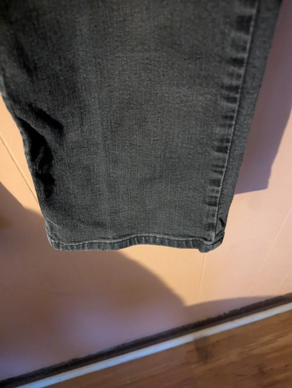 Carhartt Men’s Faded Black Relaxed Fit Jeans with Logo Patch Size 36 X 34